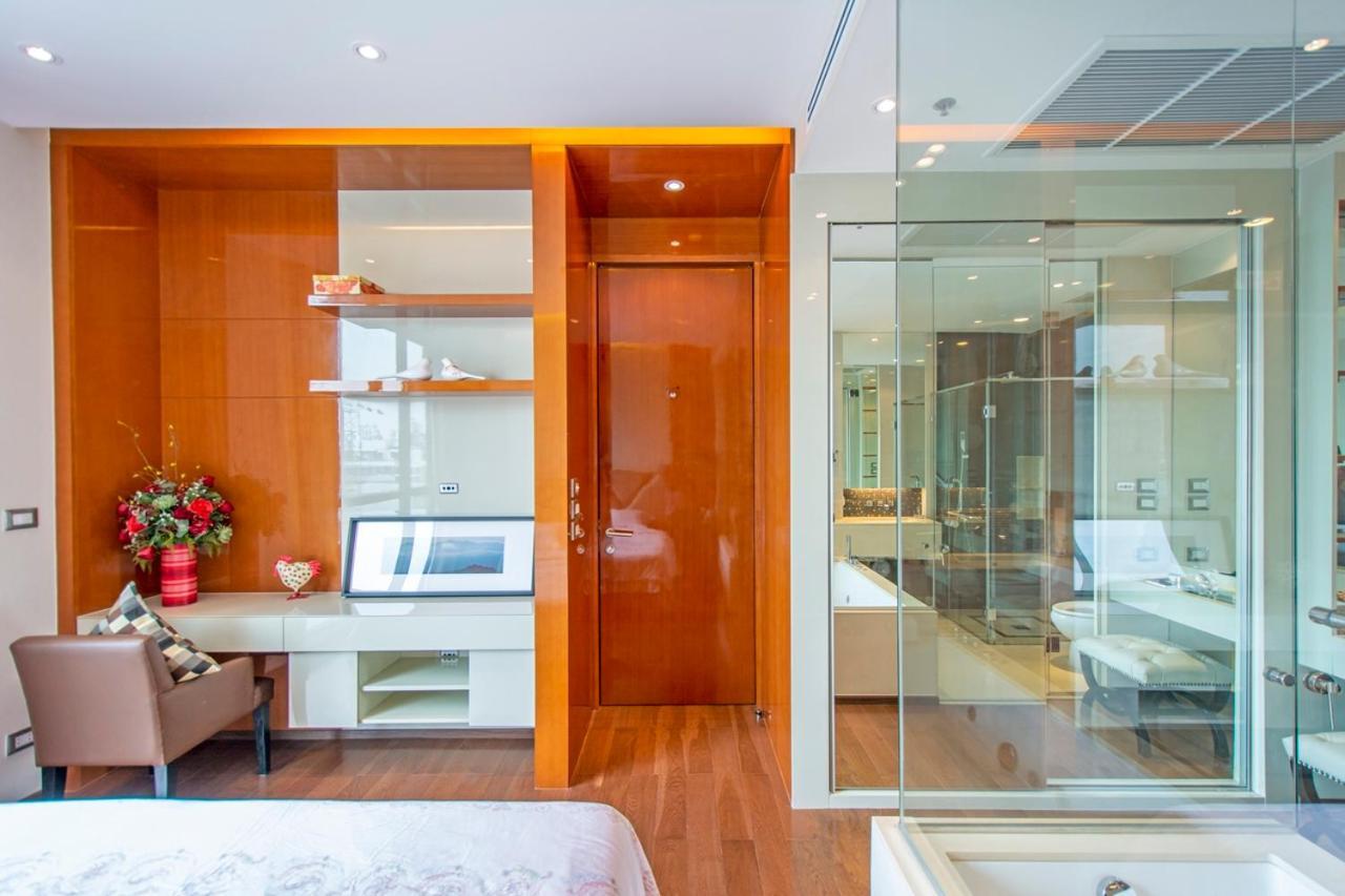 Luxury 1bed 1bath 300m Bts Phrom Phong, Emporium Emsphere Emquartier Apartment