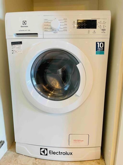 Luxury 1bed 1bath 300m Bts Phrom Phong, Emporium Emsphere Emquartier Apartment Bangkok